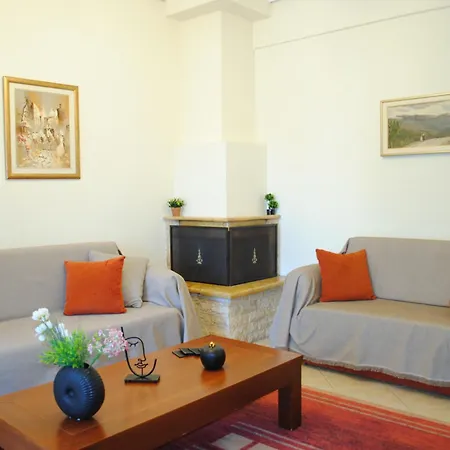 The Fir Trees House - το σπίτι με τα έλατα * Литокорон